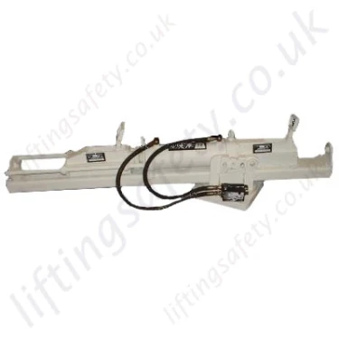 LiftingSafety Hydraulic Wire Rope Pulling Tensioning Winch with Optional Power Pack and Infinite Rope Length- 12000kg Capacity