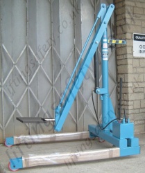 Level Pin/Plate Floor Crane - Fully lowered